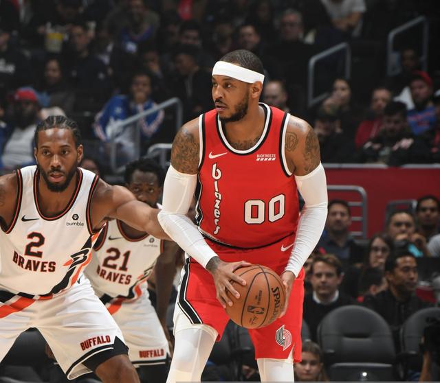 禁区前沿的 禁区前沿的